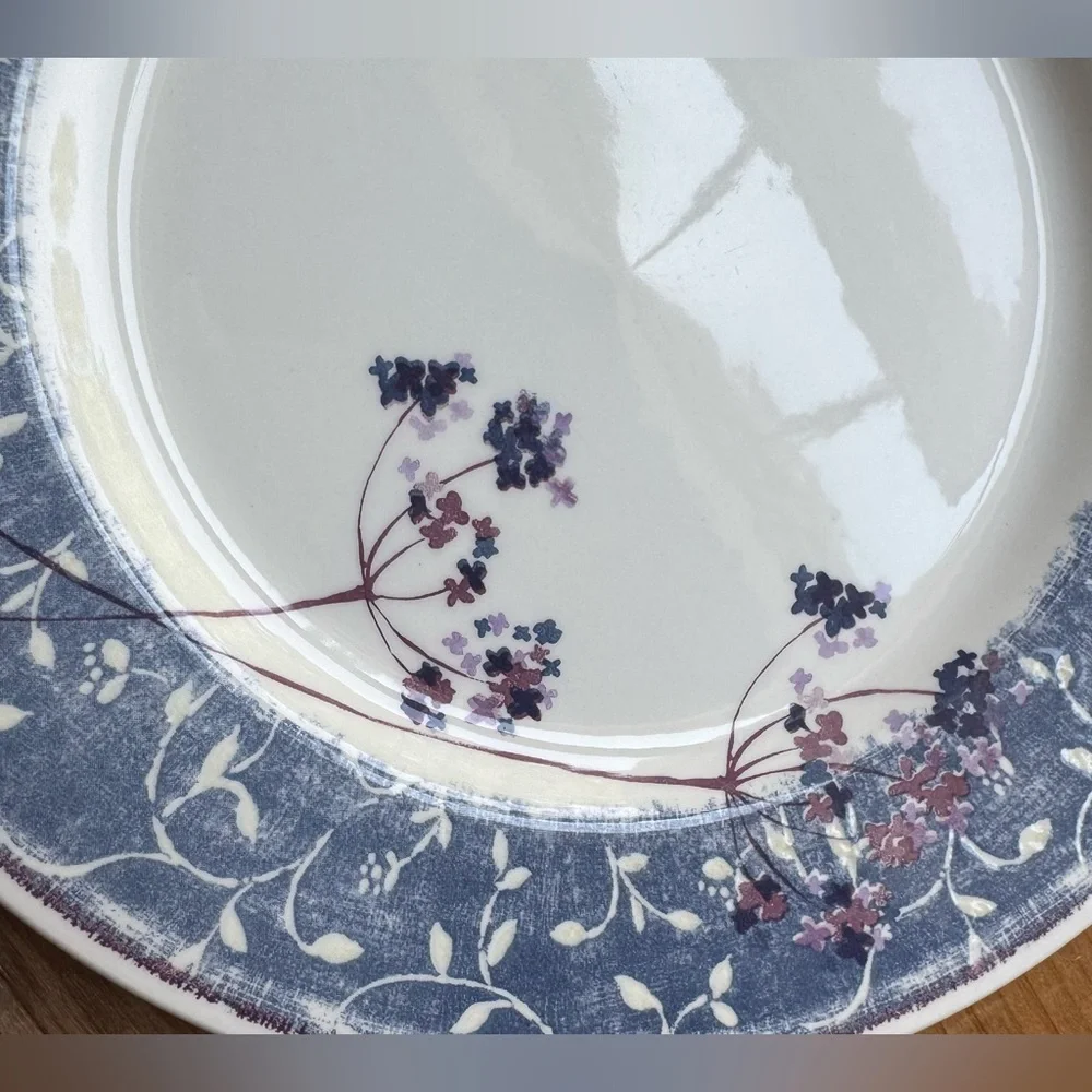 Pier 1 Blueberry Spray Earthenware Blue White Dinner Plate